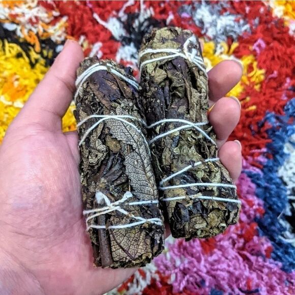 4 Inch Large Mugwort Black Sage Smudge Stick - Picture 4 of 4